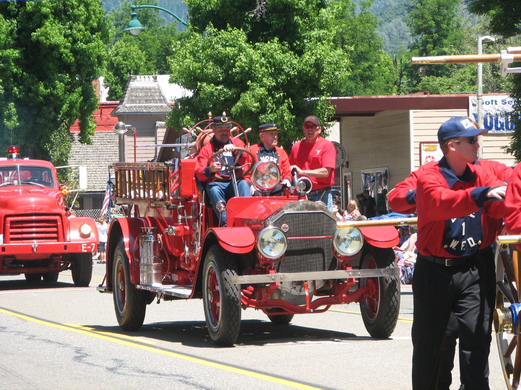 loading Gallery/Events/July 4, 2011/fullsize/IMG_6375.JPG... or select a thumbnail